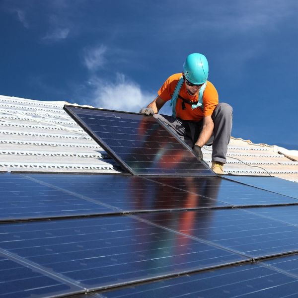 Будуємо сонячні батареї на даху